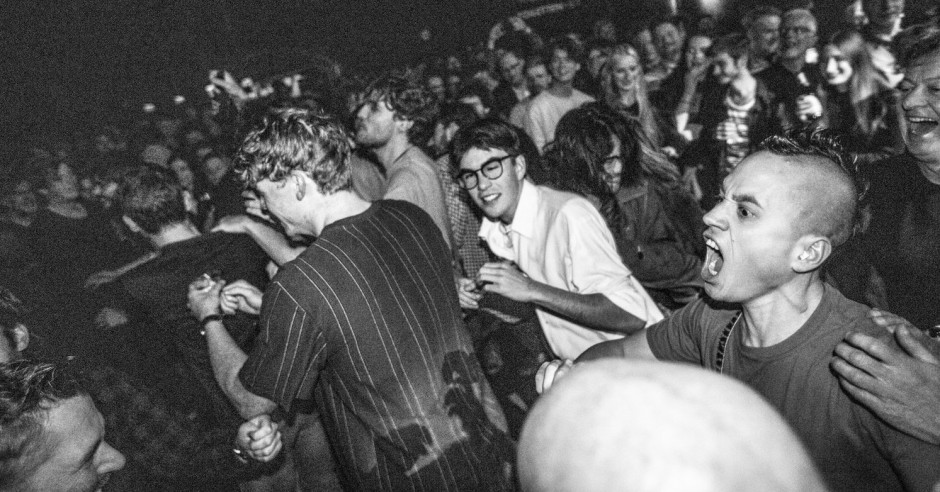 Bekijk de Altın Gün / Fat White Family / L’Épée - 07/12 - Doornroosje foto's