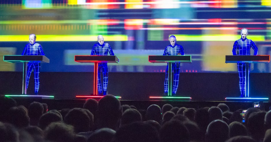 Festivalinfo review: Kraftwerk - 03/07 - Tivolivredenburg