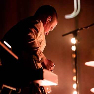 review: Jungle - 21/11 - TivoliVredenburg Jungle