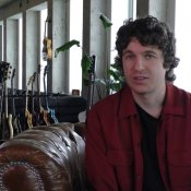 Video: Nieuw album The Kooks gaat tegen de stroom in