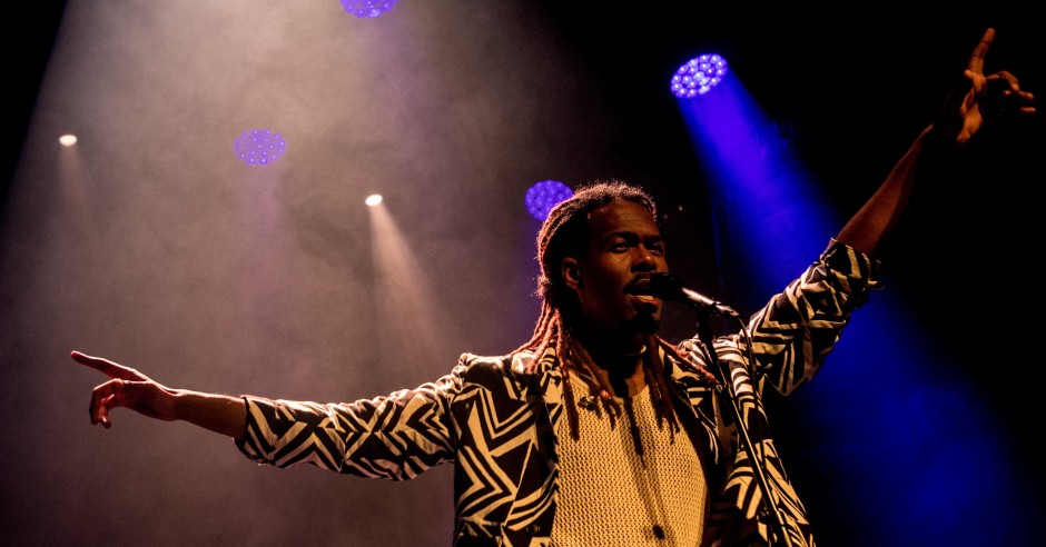Festivalinfo review: Jeangu Macrooy - 19/05 - Luxor Live