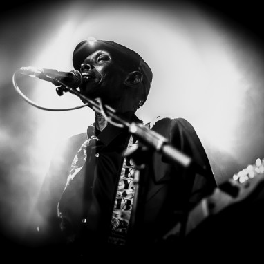 review: Maxi Jazz & The E-Type Boys - 16/12 - Bitterzoet Maxi Jazz & The E-Type Boys