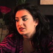 Video: Charli XCX wil 'krachtige pussypop' maken