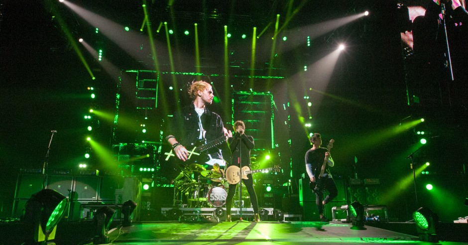 Bekijk de 5 Seconds of Summer - 21/05 - Ziggo Dome foto's