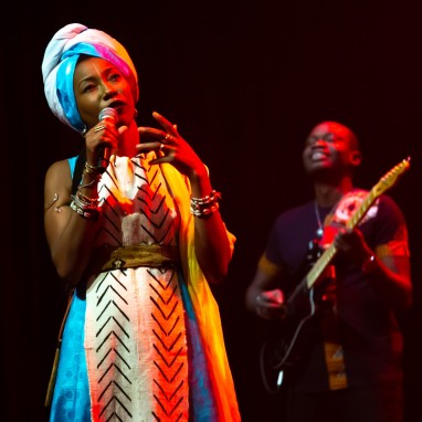 review: Fatoumata Diawara - 07/02 - Paard Fatoumata Diawara