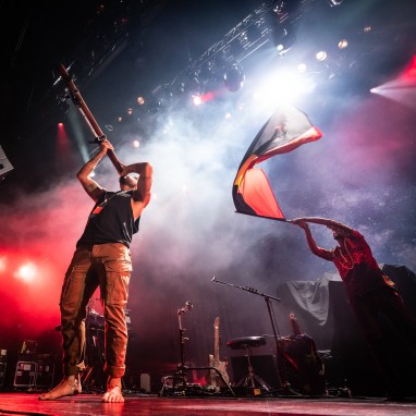 review: Xavier Rudd - 14/07 - TivoliVredenburg Xavier Rudd