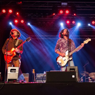 Magpie Salute 2