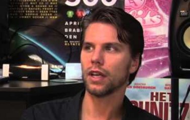Video: Gitarist Eller van Buuren brengt ode aan broer Armin