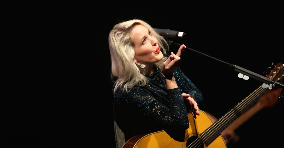 Bekijk de Leonie Meijer - 02/12 - Stadstheater De Bond foto's