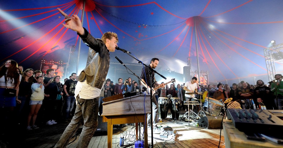 Bekijk de Welcome To The Village 2016 - Zaterdag foto's