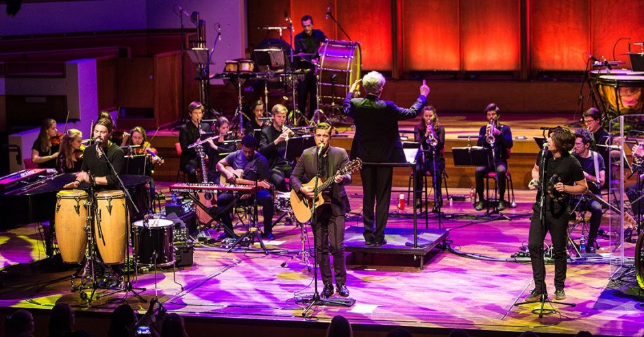 Bekijk de Hanson - Live With Orchestra - 19/02 - TivoliVredenburg foto's