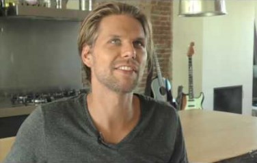 Video: Eller van Buuren wil uit de schaduw van broer Armin