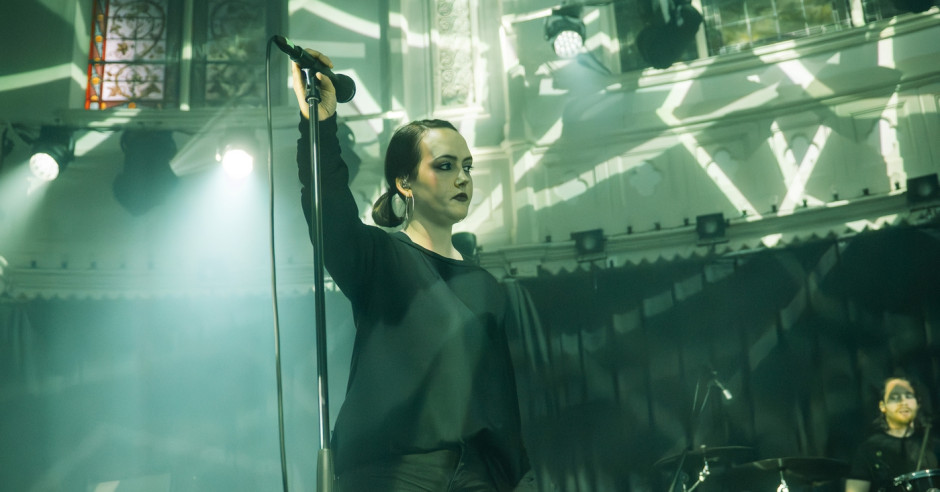 Festivalinfo review: Just Mustard + The Altered Hours - 15/04 - Paradiso