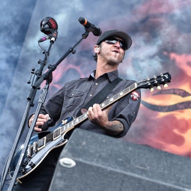 Sully Erna 2
