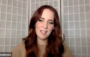 Video: Epica Simone: Omega is een erg divers album