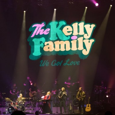 review: The Kelly Family - 24/03 - Ahoy The Kelly Family