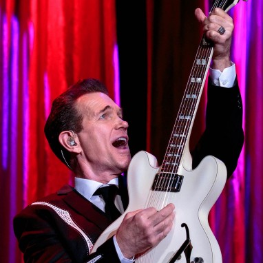 review: Chris Isaak - 04/07 - 013 Chris Isaak