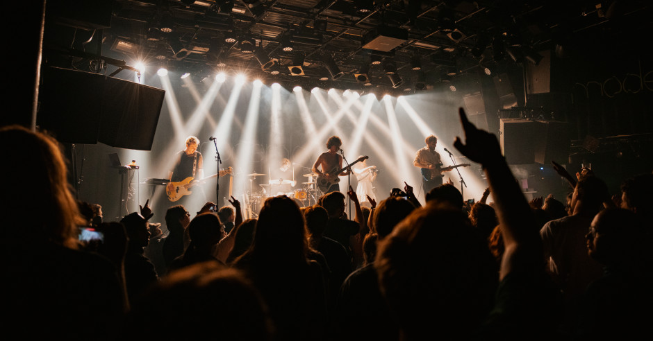 Festivalinfo review: modernlove. - 27/05 - Melkweg