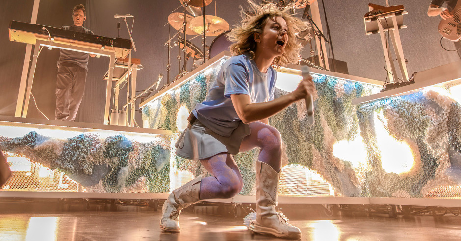 Festivalinfo review: Pommelien Thijs - 22/03 - TivoliVredenburg
