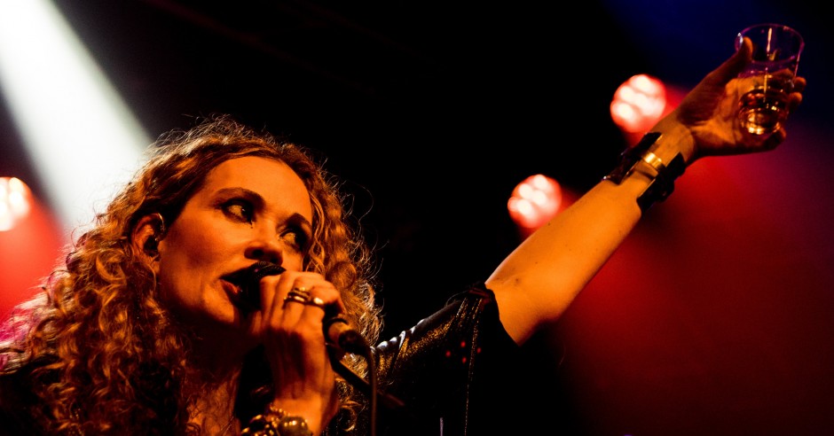 Festivalinfo review: Dana Fuchs 9-11 DRU Cultuurfabriek