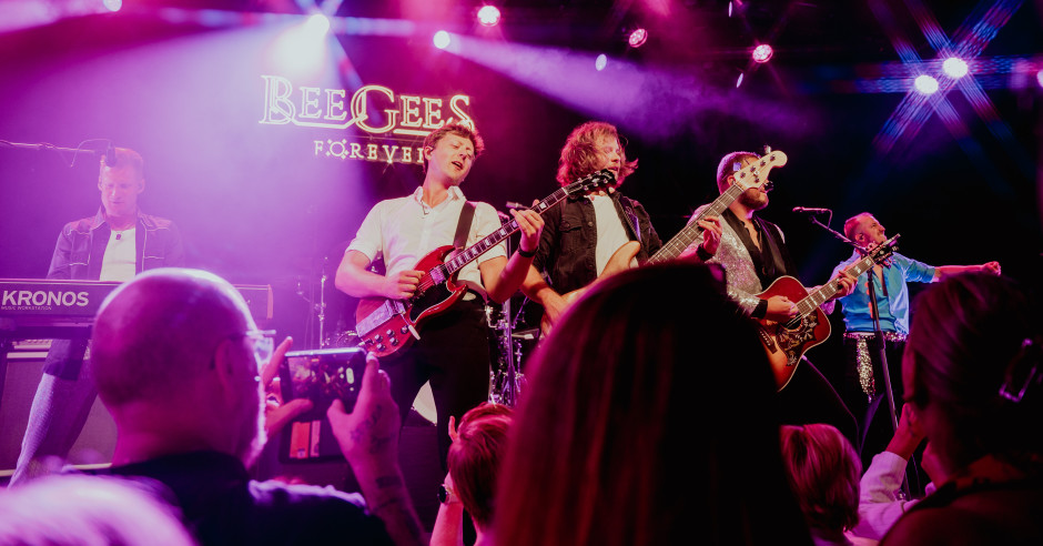 Festivalinfo review: Bee Gees Forever - 30/08 - Boerderij
