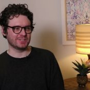 Video: Beiroet-frontman Zach Condon zocht de eenzaamheid op bij het maken van nieuw album 'Hadsel'