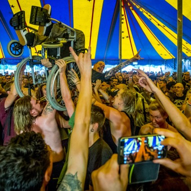 Baroeg Open Air 2016 rolstoel crowdsurfer