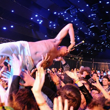 Paaspop 2015 crowdsurf