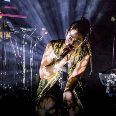 review: CUT_ - 15/03 - TivoliVredenburg CUT_