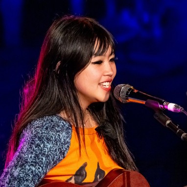 review: Beabadoobee - 17/03 - Tolhuistuin 