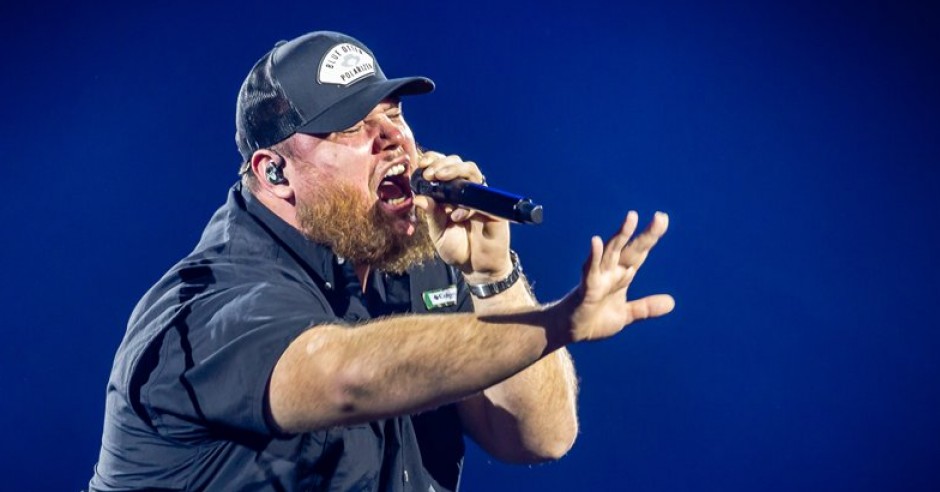 Festivalinfo review: Luke Combs - 07/10 - AFAS Live
