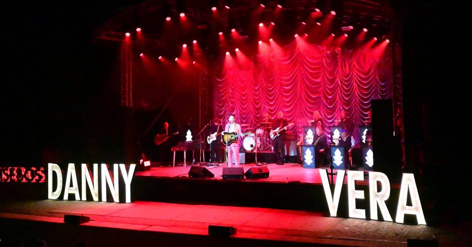 Bekijk de Danny Vera - 26/09 - Openlucht Theater Amsterdamse Bos foto's