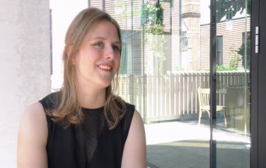 Video: Maaike Ouboter accepteert zichzelf op nieuw album