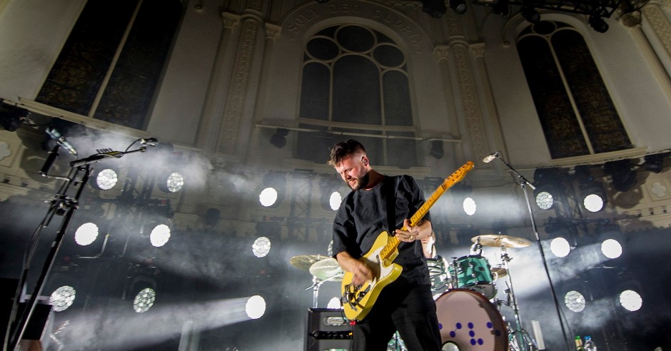 Bekijk de White Lies - 18/02 - Paradiso foto's