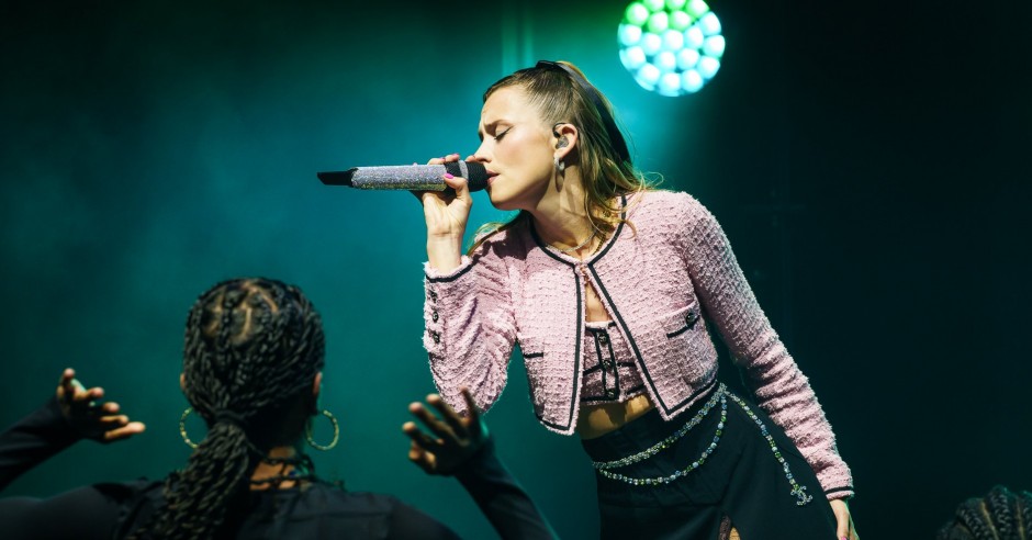 Festivalinfo review: Angèle - 26/05 - AFAS Live