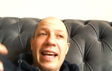 Video: Nummer 1 album helpt Mogwai door onzekerheid van de pandemie
