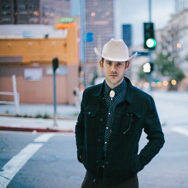 Sam Outlaw news_groot