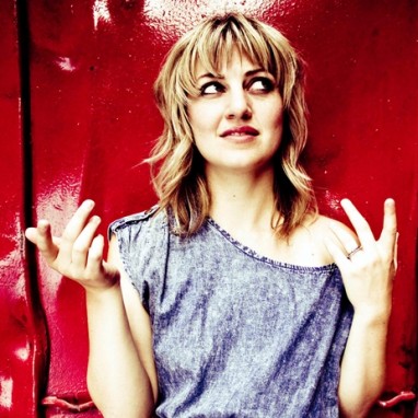 Anais Mitchell groot