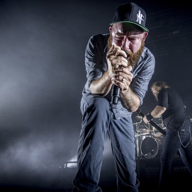 inflames