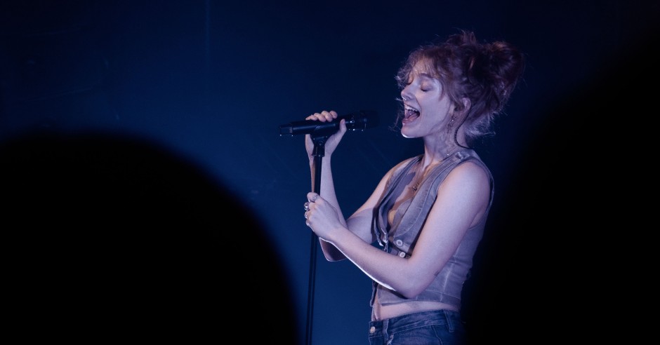 Festivalinfo review: Froukje - 22/03 - Doornroosje