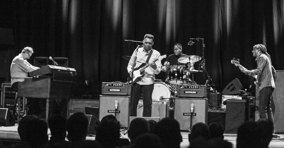 Bekijk de Robert Cray - 26/09 - TivoliVredenburg foto's