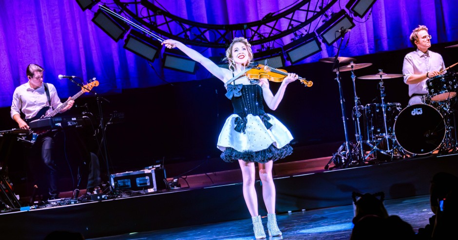 Bekijk de Lindsey Stirling - 21/12 - TivoliVredenburg foto's