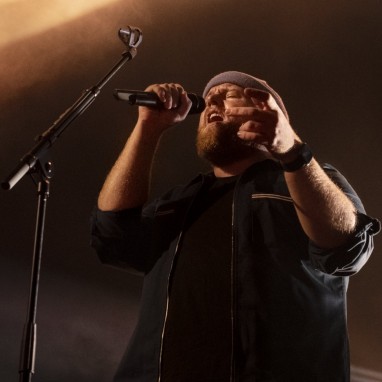 review: Tom Walker - 17/10 - TivoliVredenburg Tom Walker
