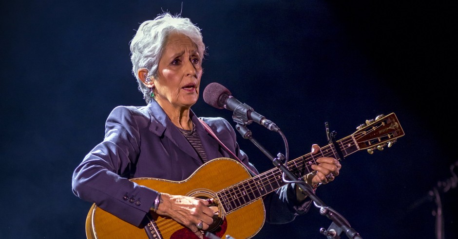 Bekijk de Joan Baez - 08/02 - Carré foto's