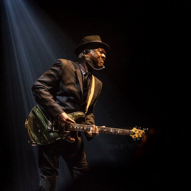 Bekijk de Booker T. Jones - 15/02 - TivoliVredenburg foto's