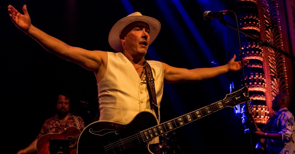 Festivalinfo review: Nacht Van De Nederpop - 09/05 - Luxor Live