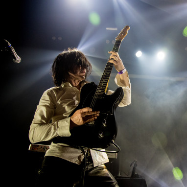 review: Vive La Fête - 27/03 - TivoliVredenburg Vive La Fête