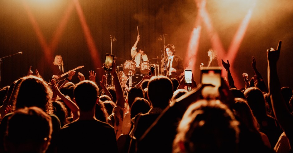 Festivalinfo review: The Aces - 17/08 - De Helling