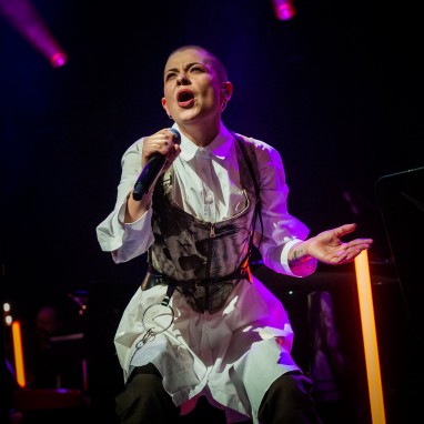 review: Kovacs & Metropole Orkest - 19/12 - TivoliVredenburg Kovacs