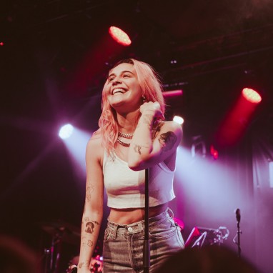 bea miller britt crooswijk